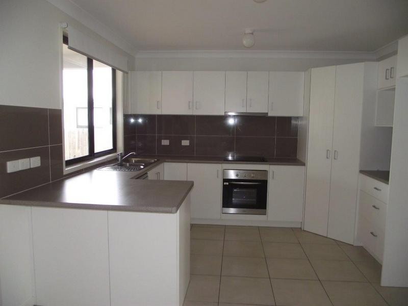 15 Barry Place, Dalby QLD 4405