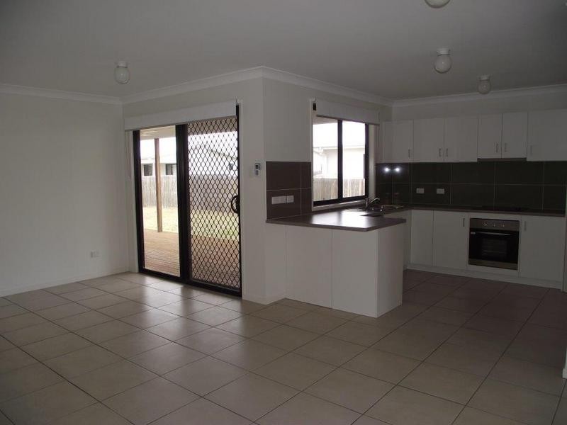 15 Barry Place, Dalby QLD 4405