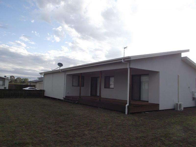 15 Barry Place, Dalby QLD 4405