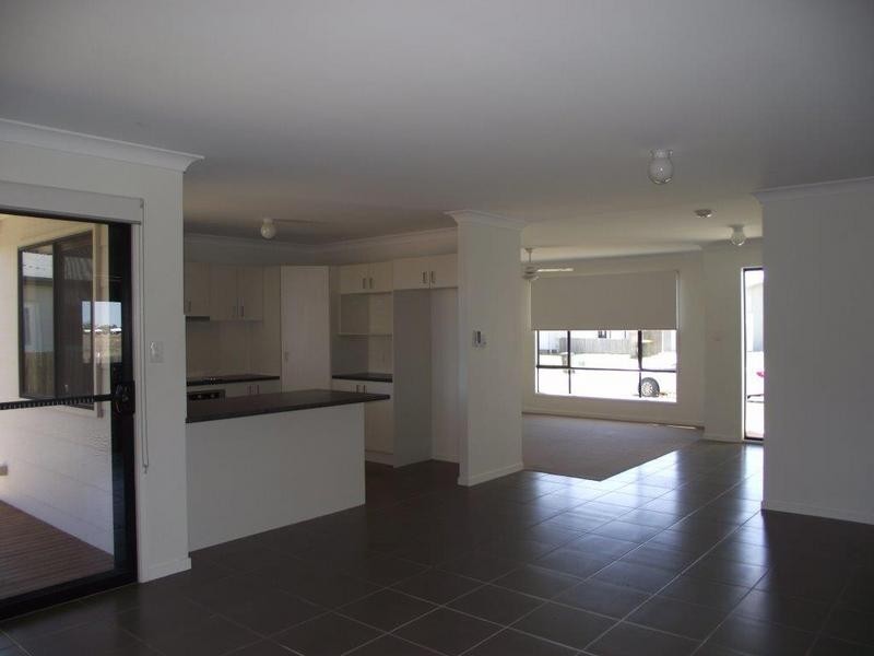 26 Barry Place, Dalby QLD 4405