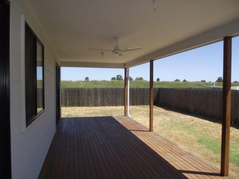 26 Barry Place, Dalby QLD 4405