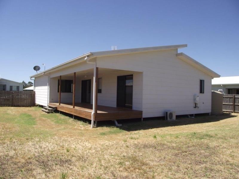 26 Barry Place, Dalby QLD 4405