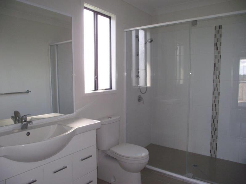 16 Keys Place, Dalby QLD 4405