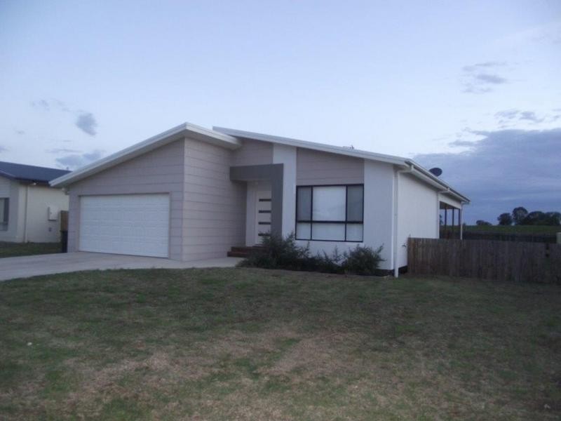 18 Barry Place, Dalby QLD 4405