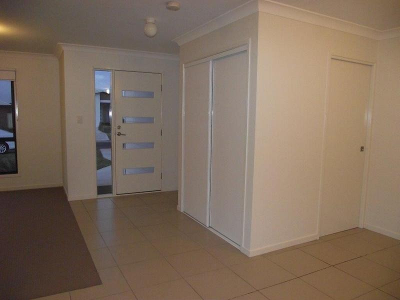 18 Barry Place, Dalby QLD 4405