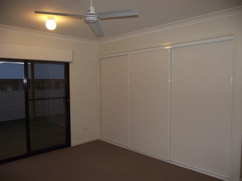 18 Barry Place, Dalby QLD 4405
