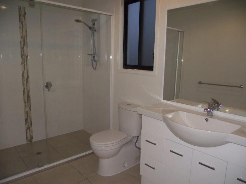 18 Barry Place, Dalby QLD 4405