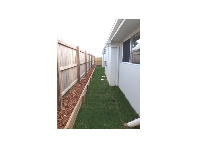 5 Kurrimine Crescent, Mountain Creek QLD 4557