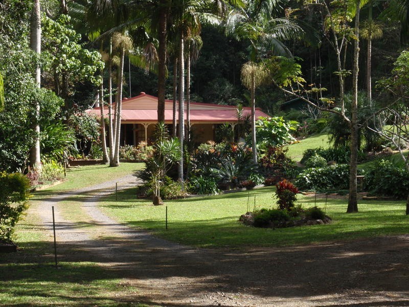 86 Harris Road, Diamond Valley QLD 4553