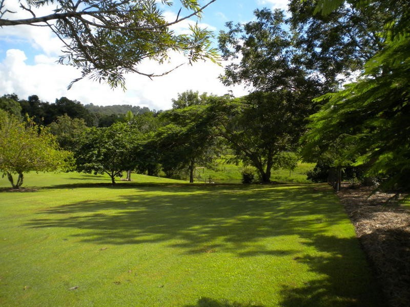 4a Brenda Court, Mooloolah Valley QLD 4553