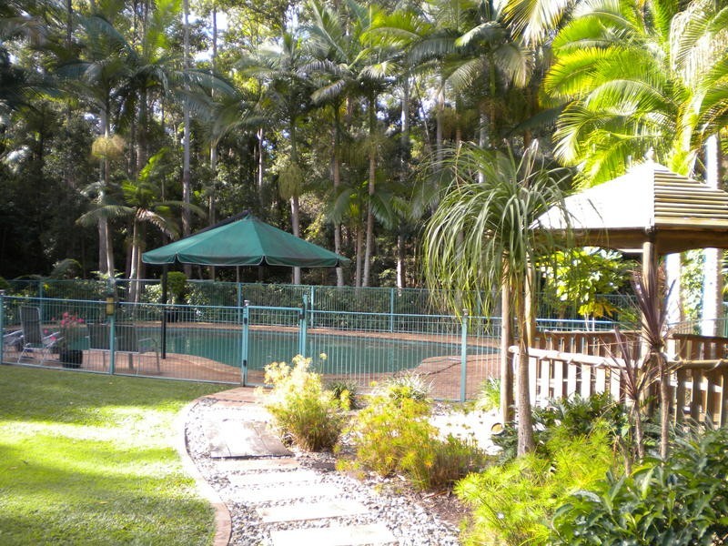 4 Adriano Crt, Palmview QLD 4553
