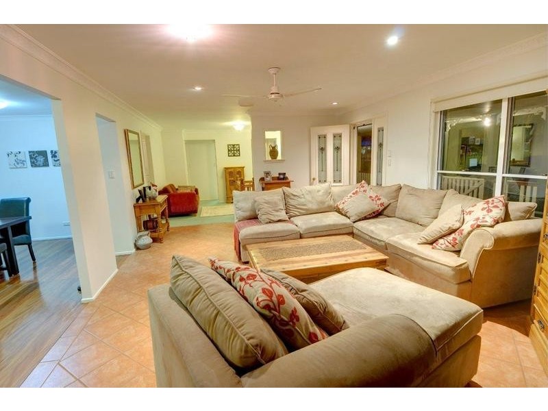 9 Adriano Court, Palmview QLD 4553