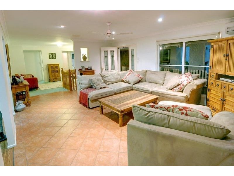 9 Adriano Court, Palmview QLD 4553