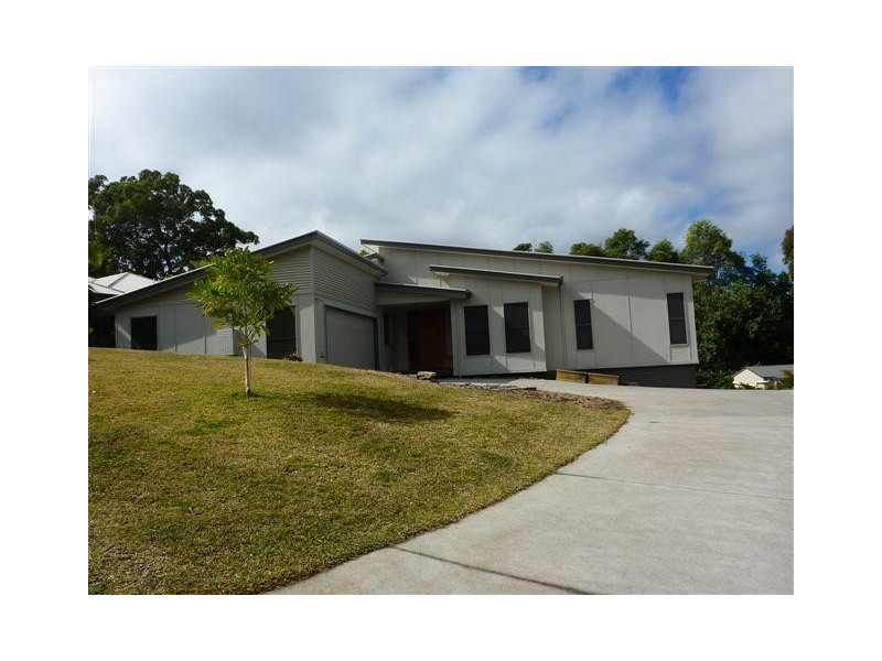 5 Rosella Place, Nambour QLD 4560