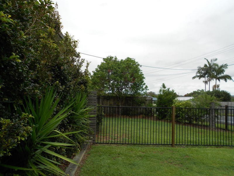 73 Peachester Road, Beerwah QLD 4519