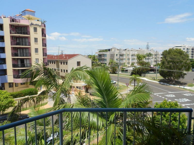 9 20-22 Burnett Street, Mooloolaba QLD 4557
