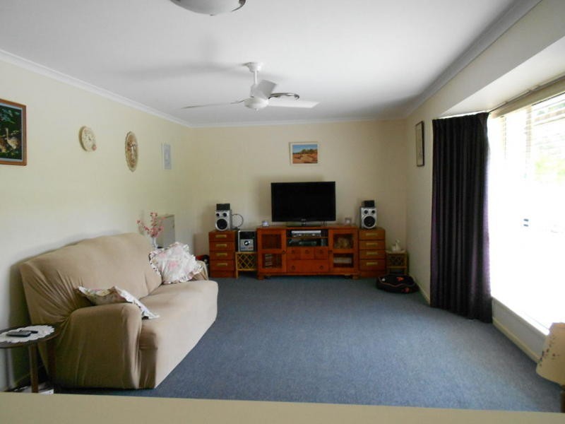 127 Mooloolah Meadows Drive, Mooloolah Valley QLD 4553