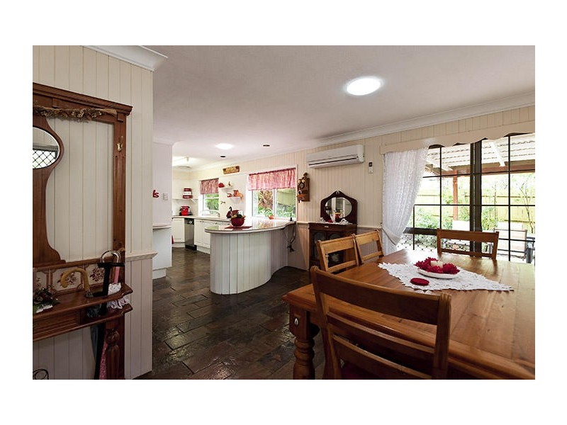 5 Treetop Court, Mooloolah Valley QLD 4553