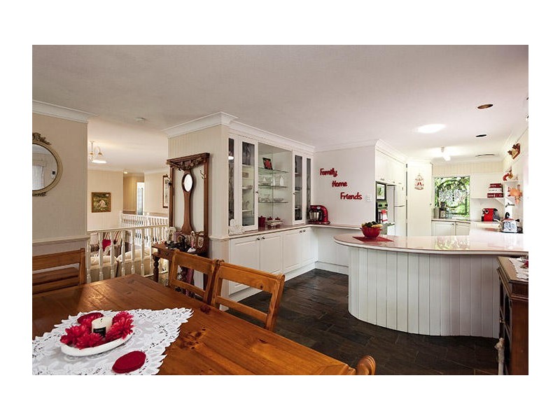 5 Treetop Court, Mooloolah Valley QLD 4553
