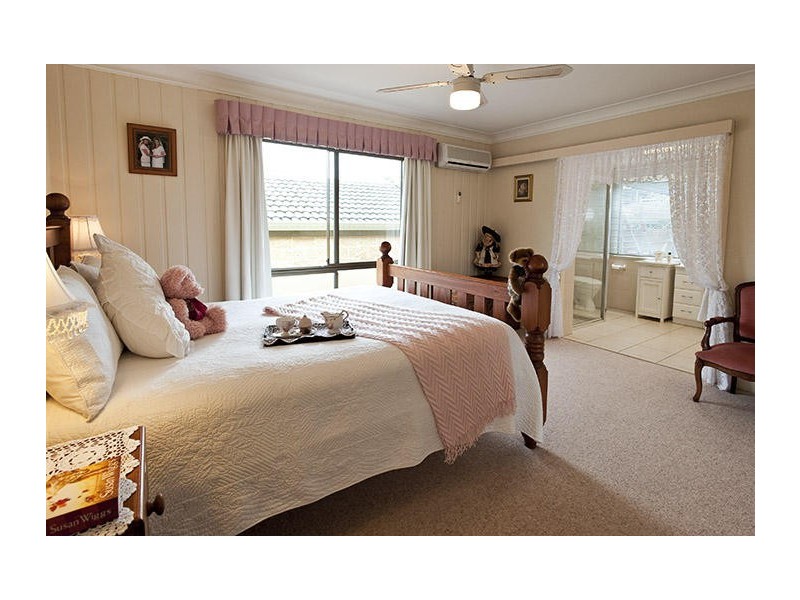 5 Treetop Court, Mooloolah Valley QLD 4553