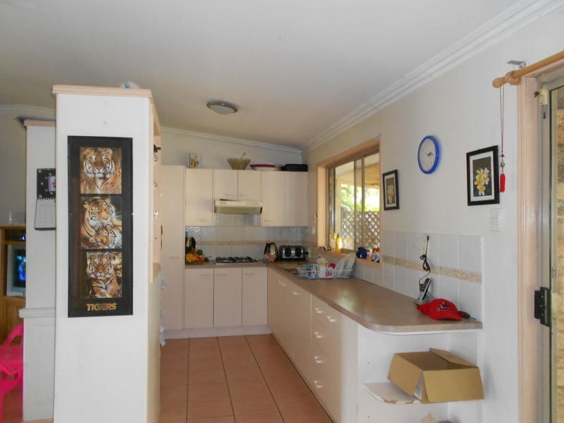 42 Dorson Drive, Mooloolah Valley QLD 4553