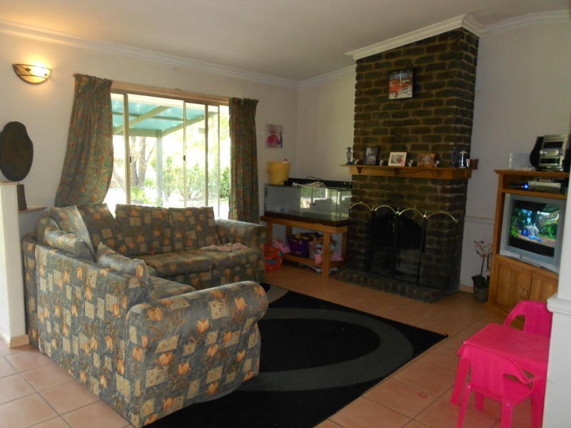 42 Dorson Drive, Mooloolah Valley QLD 4553