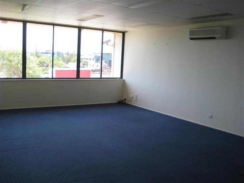 1 & 2/ 5 Machinery Avenue, Warana QLD 4575