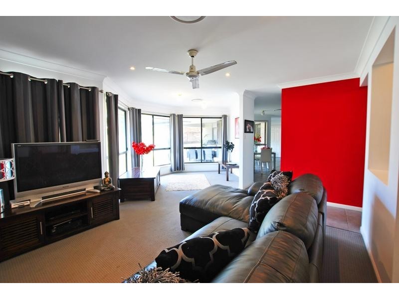 18 Agincourt Street, Pelican Waters QLD 4551