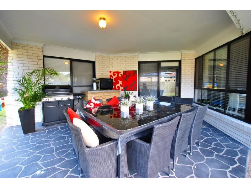 18 Agincourt Street, Pelican Waters QLD 4551