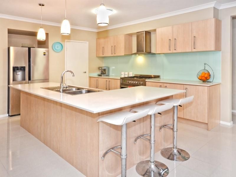 13 Airlie Crescent, Pelican Waters QLD 4551