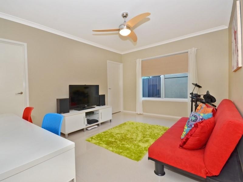 13 Airlie Crescent, Pelican Waters QLD 4551