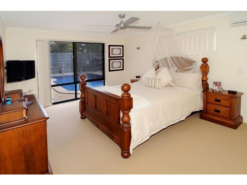 11 Anglia Place, Little Mountain QLD 4551