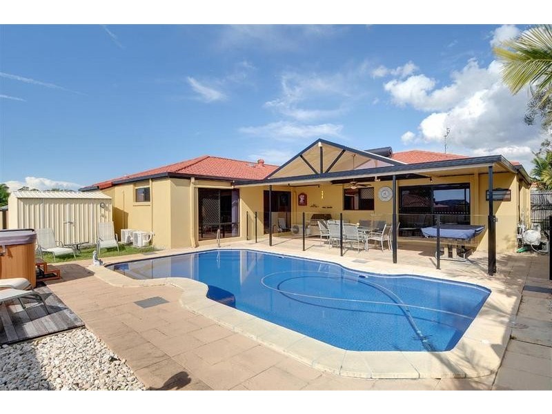 11 Anglia Place, Little Mountain QLD 4551
