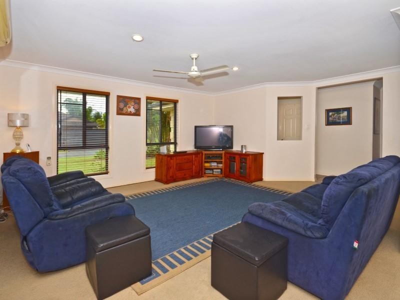 25 Anika Place, Little Mountain QLD 4551