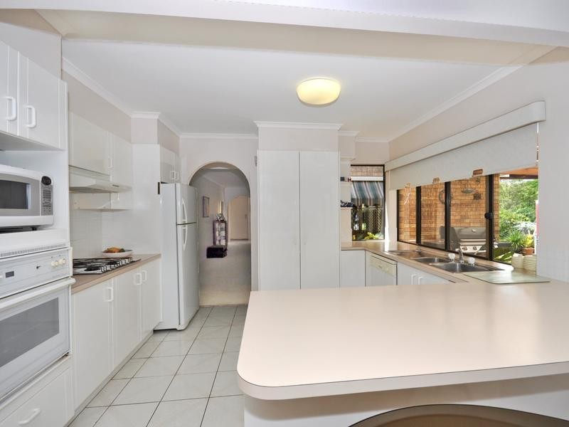 42 Anning Avenue, Golden Beach QLD 4551