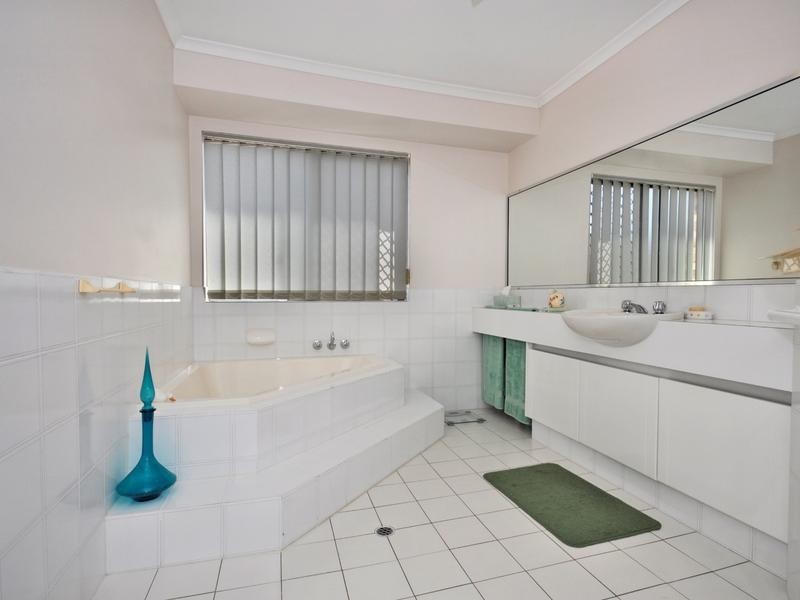 42 Anning Avenue, Golden Beach QLD 4551