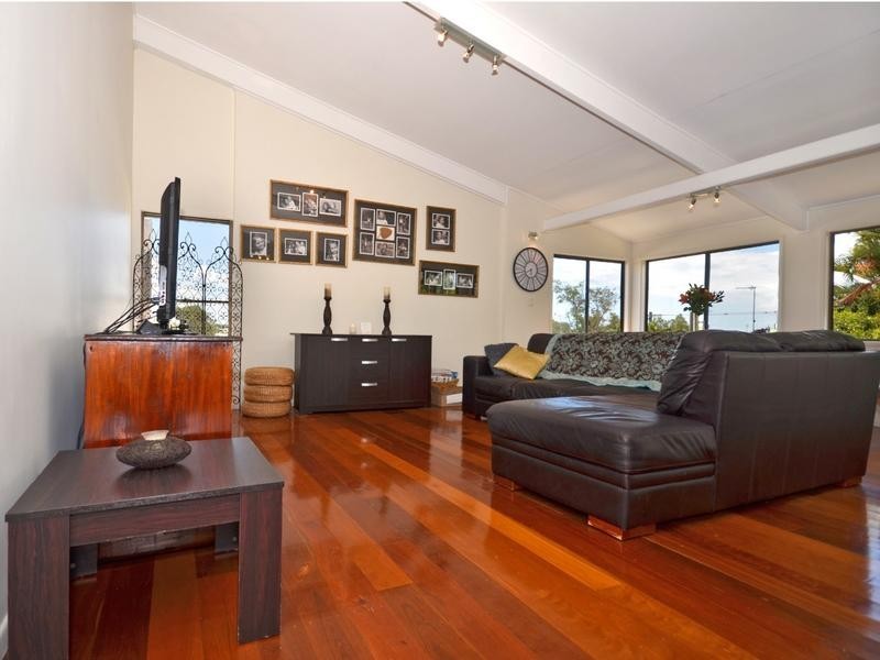 2 Anzac Street, Battery Hill QLD 4551
