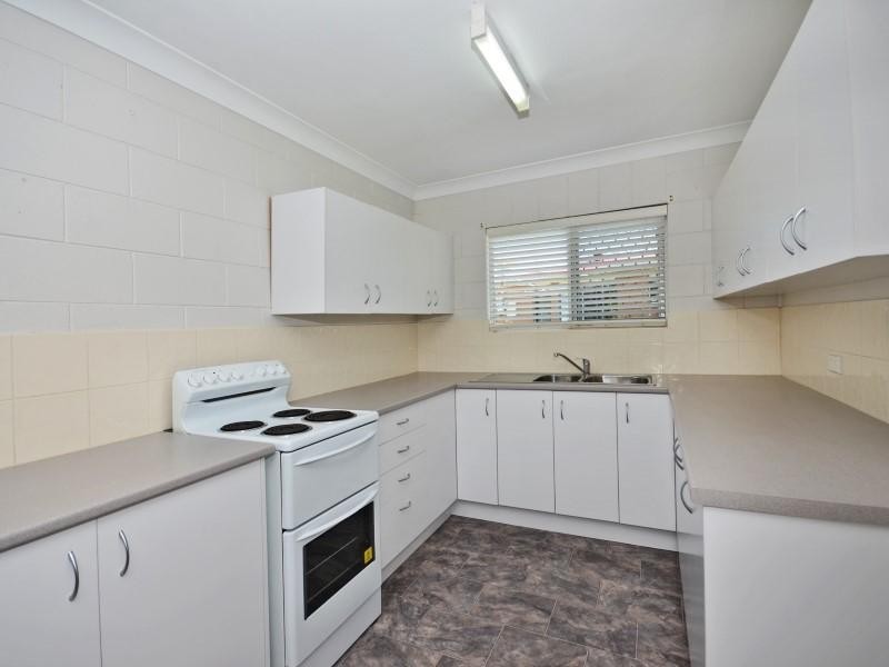4 Apanie Court, Battery Hill QLD 4551