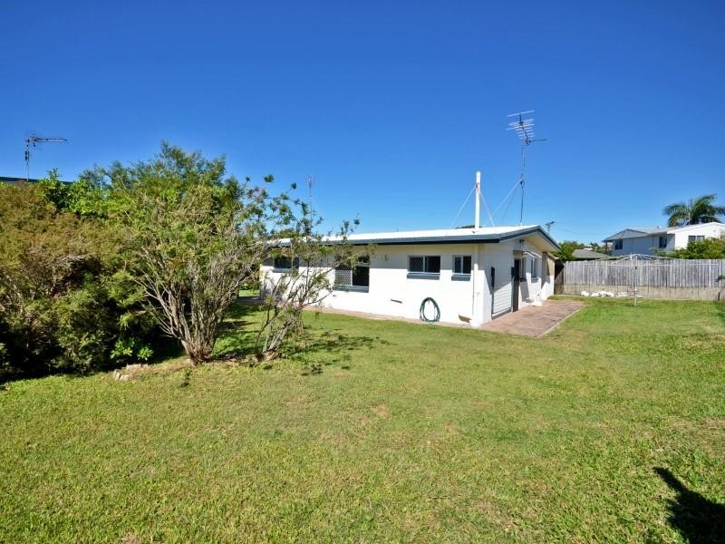 4 Apanie Court, Battery Hill QLD 4551