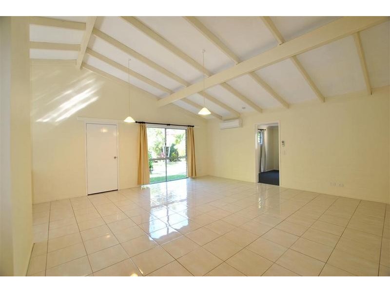 5 Applegum Drive, Little Mountain QLD 4551