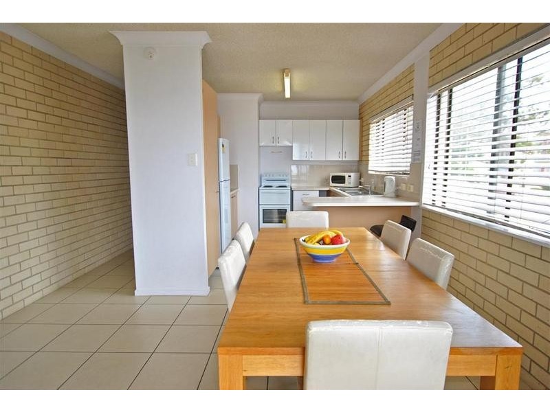 4/ 11 Warne Terrace, Kings Beach QLD 4551