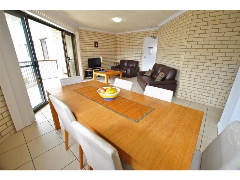 4/ 11 Warne Terrace, Kings Beach QLD 4551