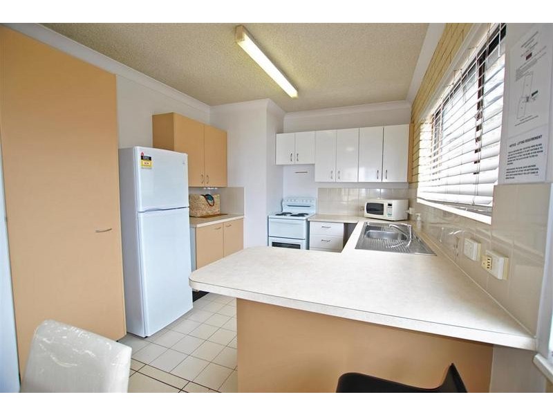 4/ 11 Warne Terrace, Kings Beach QLD 4551