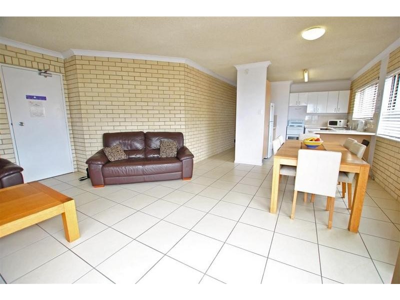 4/ 11 Warne Terrace, Kings Beach QLD 4551