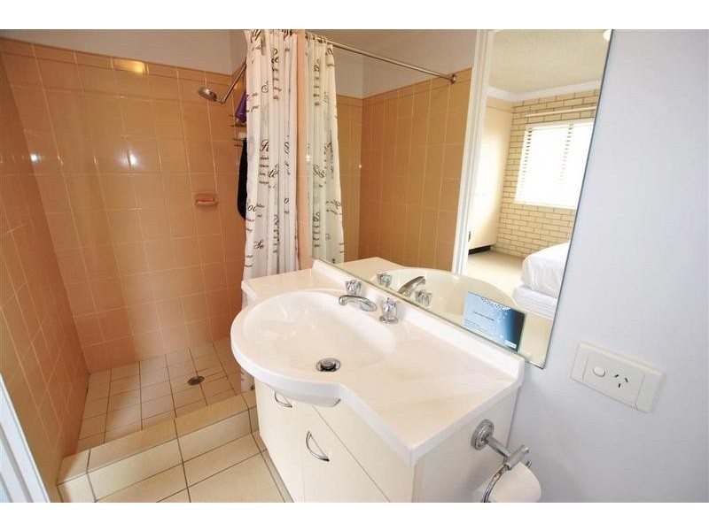 4/ 11 Warne Terrace, Kings Beach QLD 4551