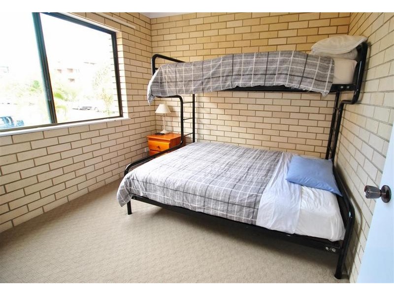 4/ 11 Warne Terrace, Kings Beach QLD 4551
