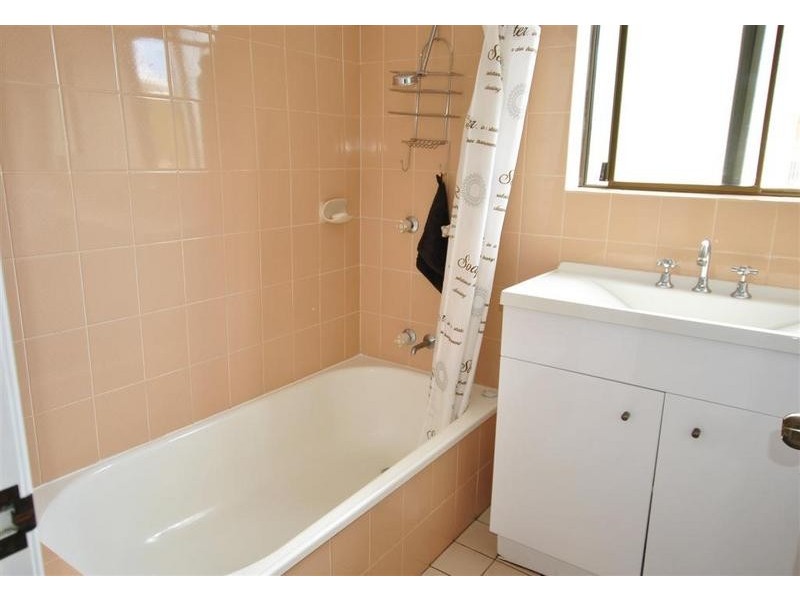 4/ 11 Warne Terrace, Kings Beach QLD 4551