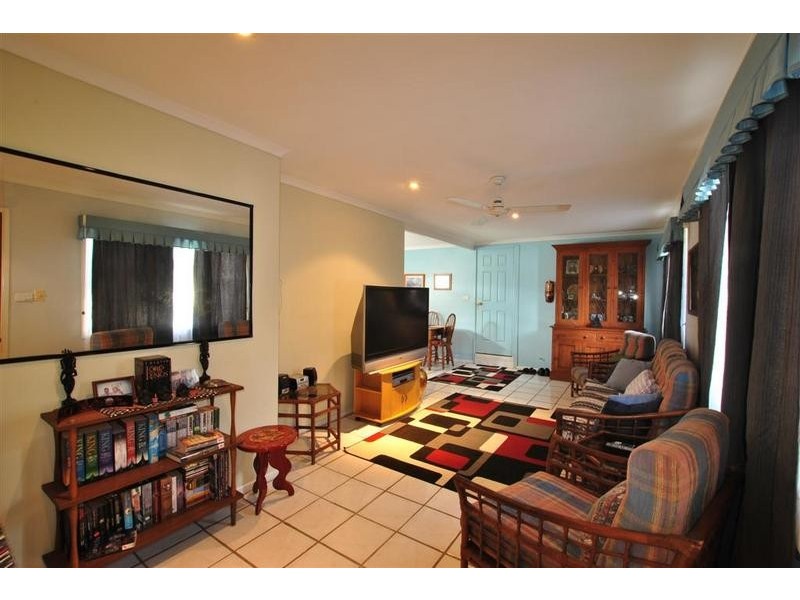 9/ 43 Arthur Street, Caloundra QLD 4551