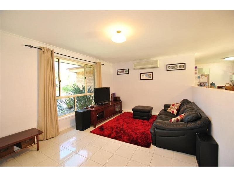 5 Athenree Place, Little Mountain QLD 4551