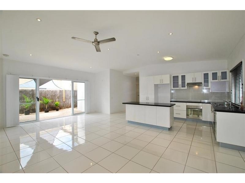 17 Barrine Crescent, Caloundra West QLD 4551